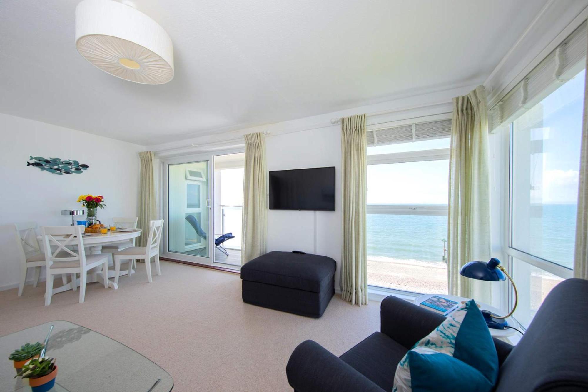 High-End Beachfront Getaway Sea View King Bed East Wittering Exterior photo